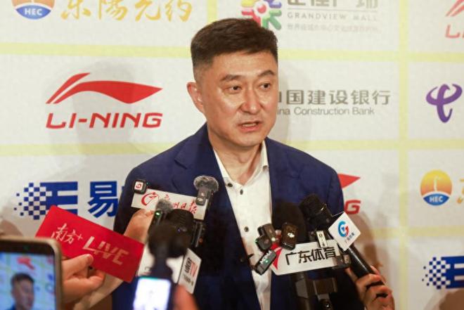 陌生老人进店休息晕倒,店家帮扶送医后老人离世,家属索赔10万,两次协商后赔1.9万,最新进展:司法部门介入,相关部门提出补贴店家
