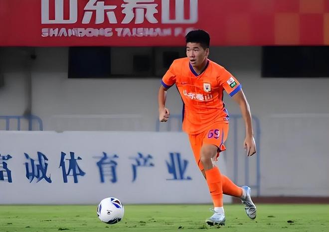 生涯进球数超越卡钦斯,格里娜升至历史第12