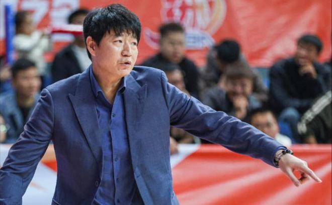 记者:丁勇纯属咎由自取;李小刚属于在利益围猎中随波逐流