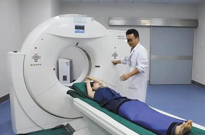 皇马核心现身巴萨友谊赛 为他破例的却是老东家