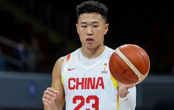 克雷桑替补,3外援对4外!泰山迎战玉昆首发出炉,高鹏复出执哨