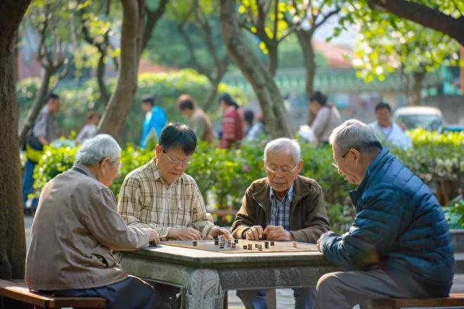 CBA3消息:广东2小将撒狗粮,小杜润旺赴辽篮,赵睿调侃周琦遭怼