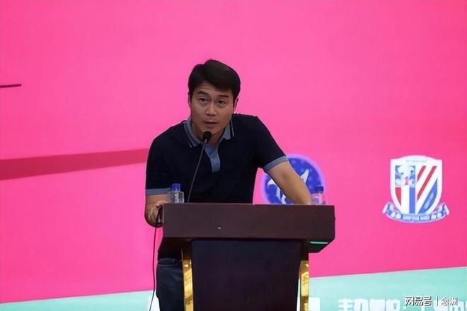 “眼神都拉丝了!”家长晒母子互动视频,引全网不适:儿大不避母的结果