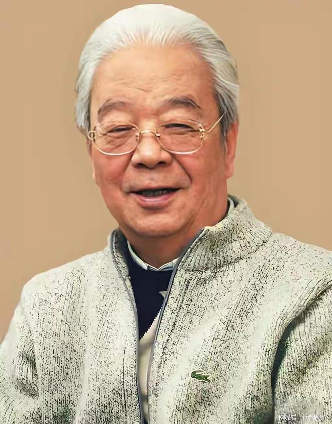 papi酱首谈原生家庭：父亲生性风流，其再婚妻子仅比我大几岁，20岁前对回家既期待又害怕